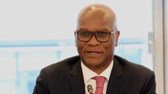 பாரிஸில் அதிர்ச்சி: பிரான்சுக்கான தென்னாப்பிரிக்க தூதர் ஹோட்டல் மாடியிலிருந்து குதித்து மரணம்! என்ன நடந்தது?!!