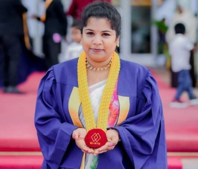 யாழில் திருமணம் முடித்து சில மாதங்களேயான நிலையில் திவ்யா வாகன விபத்தில் பலி!!