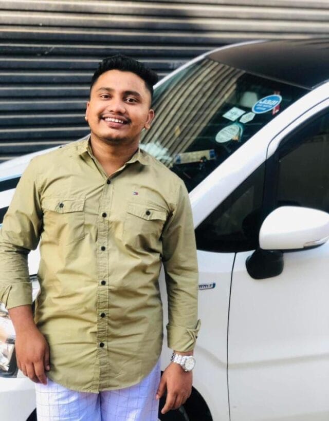 பெற்றோல் பௌசரை முந்திச் செல்ல முற்பட்ட இளைஞன் தலை நசுங்கிப் பலி!! CCTV Video