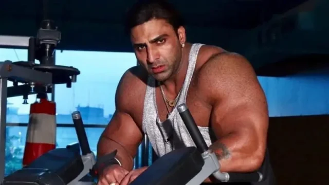 சைவ உணவுகளை மட்டுமே சாப்பிட்டு கட்டழகனாக திகழ்ந்தவர் மரணமானது எப்படி? நடந்தது என்ன?