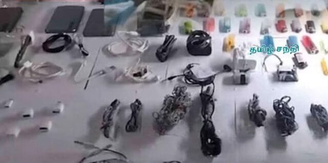 கடுமையான குற்றவாளிகள் தடுத்து வைக்கப்பட்டுள்ள பூஸா அதிஉயர் பாதுகாப்பு சிறைச்சாலையில் (Boossa High-Security Prison) மேற்கொள்ளப்பட்ட விசேட தேடுதல் நடவடிக்கைகளில், இந்த ஆண்டில் மட்டும் இதுவரையில் 100க்கும் மேற்பட்ட கையடக்கத் தொலைபேசிகள் கைப்பற்றப்பட்டுள்ளன. கடந்த 84 நாட்களில் 110 சார்ஜர்கள், 159 சிம் அட்டைகள் மற்றும் இணைய வசதிக்கான ரவுட்டர்கள் (Routers) மீட்கப்பட்டுள்ளன. சில ஸ்மார்ட் ரக தொலைபேசிகள் சிறைக்கூடங்களின் தரையினுள் ஒன்றரை அடி ஆழத்தில் புதைக்கப்பட்ட நிலையில் கண்டெடுக்கப்பட்டுள்ளன. லொக்கு பெட்டி, மிதிகம ருவன், தெமட்டகொட சமிந்த மற்றும் கணேமுல்ல சஞ்சீவ கொலைச் சந்தேகநபர் ஆகியோரின் அறைகளில் இருந்தும் தொலைபேசிகள் மீட்கப்பட்டுள்ளன. ஈஸ்டர் தாக்குதல் சந்தேகநபரான நௌபர் மௌலவியின் அறையில் இருந்து மின்சார வயர் துண்டுகள் கண்டெடுக்கப்பட்டுள்ளன. இந்த நடவடிக்கைகள் மூலம் சிறையில் இருந்தவாறே பாதாள உலகக் குழுவினர் குற்றச் செயல்களை வழிநடத்தி வருவது விசாரணைகளில் தெரியவந்துள்ளது. ஊழல் நிறைந்த சில அதிகாரிகளின் ஒத்துழைப்புடனேயே இத்தகைய பொருட்கள் சிறையினுள் கொண்டு வரப்பட்டிருக்கலாம் என பொலிஸ் விசேட அதிரடிப்படையினர் (STF) சந்தேகம் வெளியிட்டுள்ளனர். கடந்த 22, 23 மற்றும் 24 ஆம் திகதிகளில் பொலிஸ் விசேட அதிரடிப்படையினரும் சிறைச்சாலையின் அவசர கால பிரிவினரும் இணைந்து இந்த விசேட தேடுதல் வேட்டையை முன்னெடுத்திருந்தனர்.