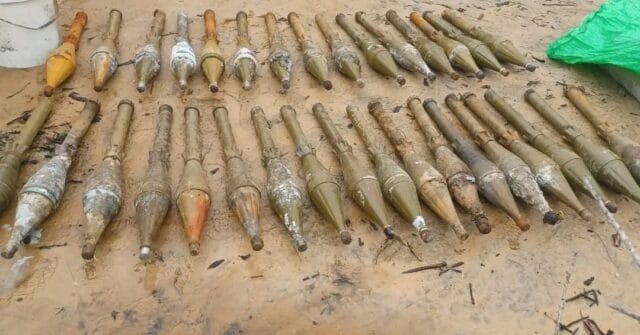 மட்டக்களப்பில் கும்பல் கும்பலாக மீட்கப்பட்ட ஆயுதங்கள்! வீடியோ