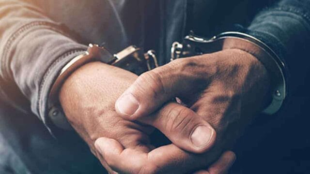 இலங்கையின் பல்வேறு பகுதிகளில் வர்த்தக நிலைய ஊழியர்களை சூட்சுமமாக ஏமாற்றி பணம் பெற்ற கில்லாடி பிடிபட்டது எப்படி?