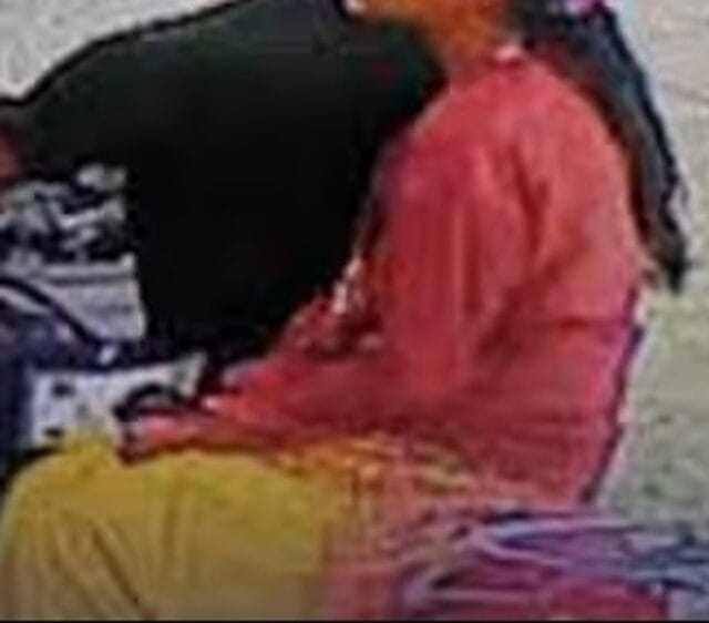 யாழில் வட்டிக்கு பணம் வாங்கிய வர்த்தகர்! மனைவி பணம் கொடுத்தவனுடன் ஓட்டம்!! பொலிசார் முன் நடந்தது என்ன?