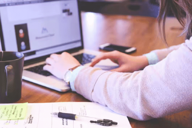 வாரத்தில் நான்கு நாள் மட்டுமே வேலை ; இலங்கையில் எடுக்கப்படவுள்ள தீர்மானம்