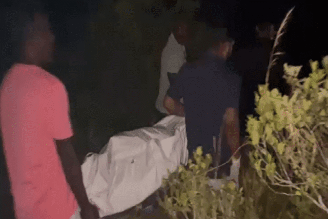 மகன் வெளிநாட்டில்!! யாழில் தனித்திருந்த குடும்பப் பெண் எரிந்த நிலையில் காட்டிலிருந்து சடலமாக மீட்பு!