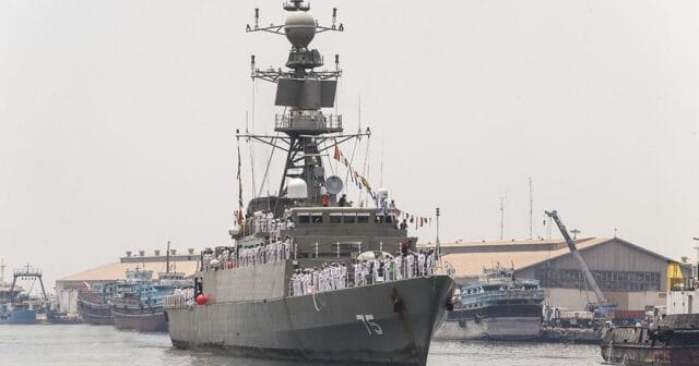 ஈரான் கடற்படையினரின் சடலங்களை இலங்கை கடற்படையினர் பொறுக்கி எடுக்கும் காட்சிகள்!video