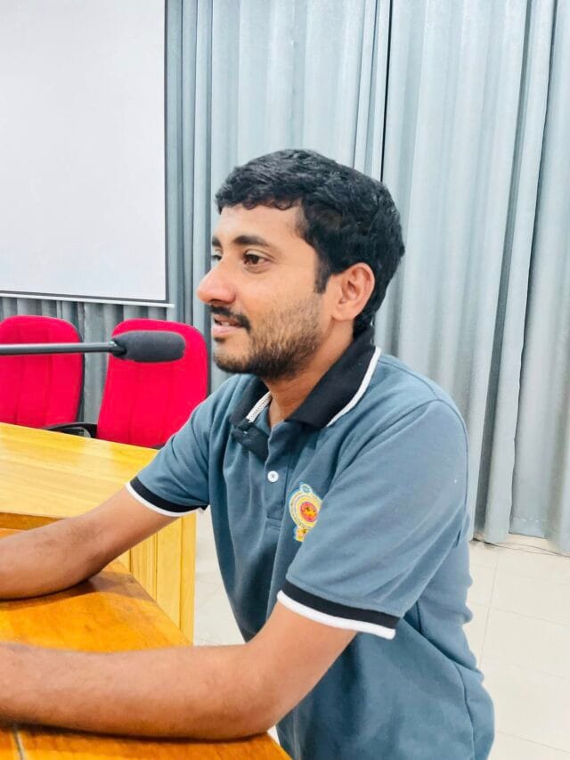 யாழ் பல்கலைக்கழக பட்டதாரியான அரச உத்தியோகத்தர் அபேதரன் யாழ் போதனா வைத்தியசாலையில் மரணம்!!