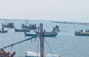 கடலில் மூழ்கிய அந்தோனியார் ஆலயப் படகு- துயரத்தில் குருநகர்! படங்களுடன் ! தமிழிஸ் செய்திகள் - Tamiliz Tamil News and Articles - Tamiliz News