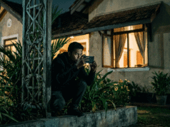 கொழும்பு 7 ல் யுவதி குளிப்பதை தொலைபேசியில் பதிவு செய்து அவளது நண்பிக்கு அனுப்பிய தமிழ் காவாலிக்கு நடந்த கதி!