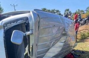 யாழில் அதி வேகம்!! உருண்டு புரண்ட வாகனம்! தமிழிஸ் செய்திகள் - Tamiliz Tamil News and Articles - Tamiliz News