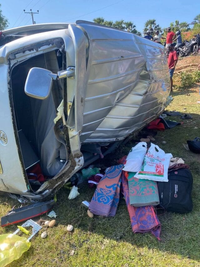 யாழில் அதி வேகம்!! உருண்டு புரண்ட வாகனம்!