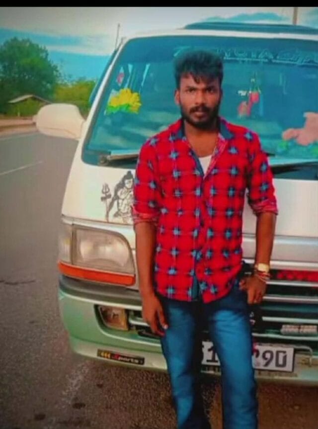 வவுனியா மதியாமடுவில் உழவு இயந்திரம் கவிழ்ந்து சிந்துஜன் நசுங்கிப் பலி! வீடியோ
