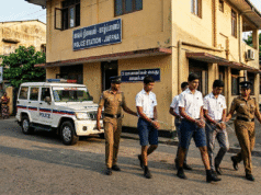 யாழில் ஆசிரியைகள், மாணவிகளின் இரகசிய புகைப்படங்கள் வெளியாகின! 17 வயதான 3 மாணவர்கள் கைது!!