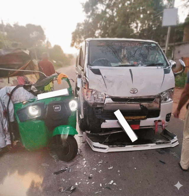 அம்பாறையிலிருந்து கொழும்புக்க ஆட்டோவில் சென்ற குடும்பத்தை KDH வான் மோதியது! கணவன் பலி! மனைவி, பிள்ளைகள் படுகாயம்! வீடியோ