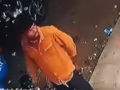 வவுனியாவில் மருந்தகத்திற்கு முன் சைக்கிளை திருடிச் செல்லும் கொள்ளையன்! பொலிசாரின் CCTV வீடியோ