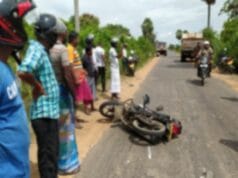 மதிலில் மோதிய மோட்டார் சைக்கிள்: பல்கலைக்கழக மாணவர் உட்பட இருவர் உயிரிழப்பு!
