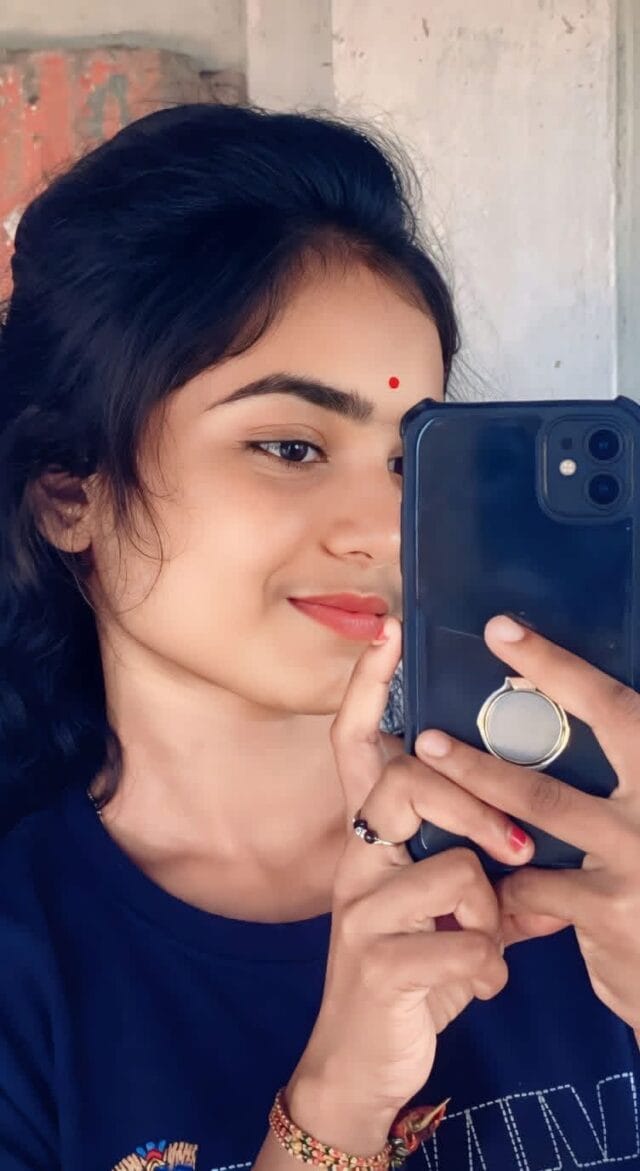 மட்டு’வில் சம்பவம்! காதல் கணவன் இன்னொரு பெண்ணுடன் இருந்ததை நேரில் பார்த்த 22 வயது சுமேதா தவறான முடிவெடுத்து பலி!