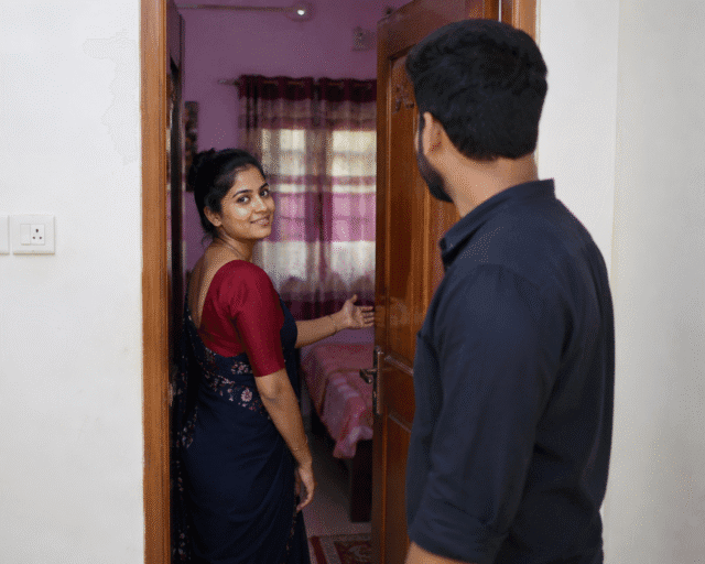 யாழ்ப்பாணம் வரும் புலம்பெயர் தமிழ் குடும்பஸ்தர்களுக்கு நடக்கும் கொடுமை! மனைவிகளே அவதானம்!!