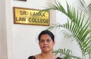 யாழ் பெற்றோல் நிரப்பு நிலையத்தில் பெண் சட்டத்தரணிக்கு நடந்த கதி! தமிழிஸ் செய்திகள் - Tamiliz Tamil News and Articles - Tamiliz News