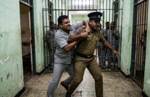 யாழில் சிறைச்சாலை உத்தியோகத்தரை நையப்புடைத்த போதைப்பொருள் கடத்தல் காவாலி!! தமிழிஸ் செய்திகள் - Tamiliz Tamil News and Articles - Tamiliz News