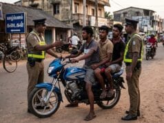 யாழில் மது போதையில் மோட்டார் சைக்கிளில் வந்த 3 பேரை பொலிசார் துரத்திய போது நடந்த கதி!!