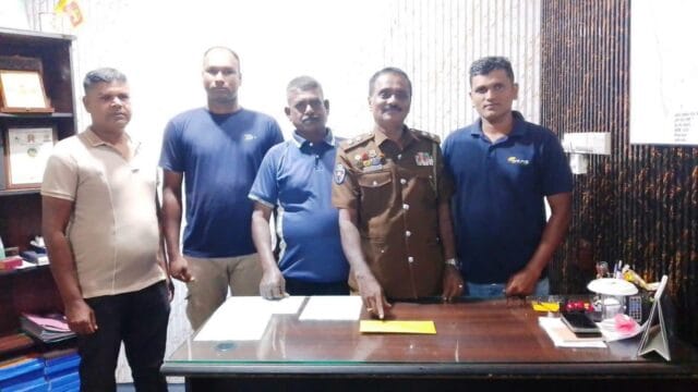 கல்முனையில் மாடி விட்டு மாடி தாவும் ‘ஸ்பைடர் வுமன்’ என அழைக்கப்படும் கில்லாடி பெண் பிடிபட்டது எப்படி?
