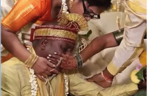 புலம்பெயர் தமிழன் மகளின் கலியாண வீட்டில் மணவறையில் அழுது குளறுகின்றார்!! எதற்காக!! வீடியோ தமிழிஸ் செய்திகள் - Tamiliz Tamil News and Articles - Tamiliz News