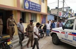 வவுனியாவில் நள்ளிரவு வீடு புகுந்து 51 வயது பெண்ணை கட்டி வைத்து கூட்டு வல்லுறவு!! சொந்த மகனே திட்டம் தீட்டியது பெரும் அதிர்ச்சி!! தமிழிஸ் செய்திகள் - Tamiliz Tamil News and Articles - Tamiliz News