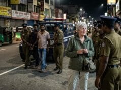63 வயது வெள்ளைக்காரியை படுக்க அழைத்த 3 பேர் கொழும்பில் கைது!