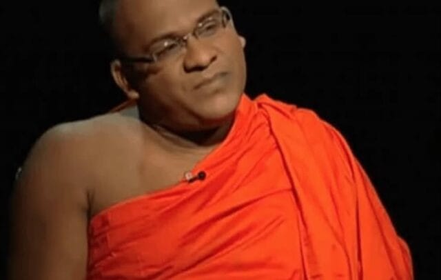 தனக்கு பொது மன்னிப்பு வழங்குமாறு அநுரவிடம் கெஞ்சும் ஞானசாரர்!